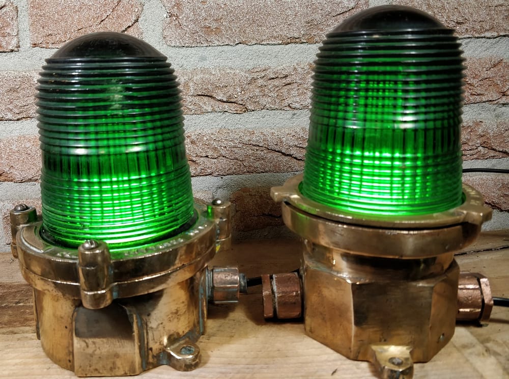 Gangboordlampen set TEX met mooi groen glas. Afkomstig uit USA van Pauluhn Electric